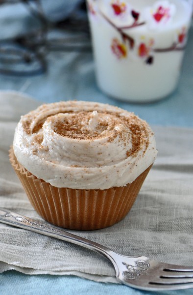 "Buttermilk Streusel Swirl Cupcakes with Brown Sugar Cinnamon Frosting"