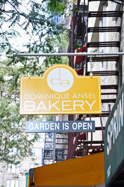 "Dominique Ansel Bakery"