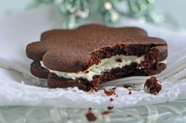 "Dark Chocolate Sandwich Cookies with White Chocolate Filling Recipe"