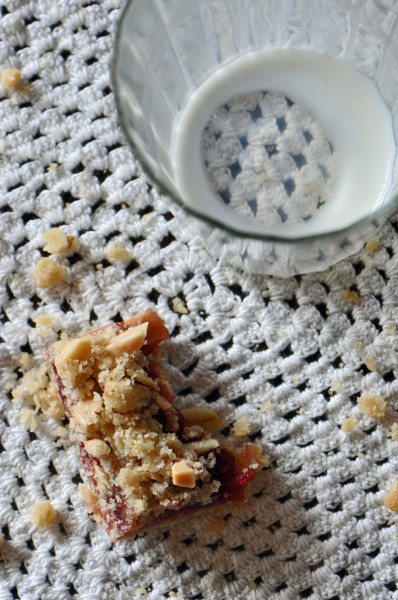 Dried Apple and Raspberry Oat Bars Recipe