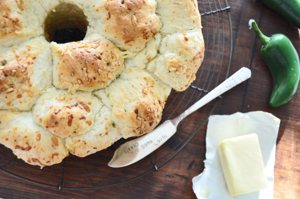 "Cheddar Jalapeño Monkey Bread Recipe"