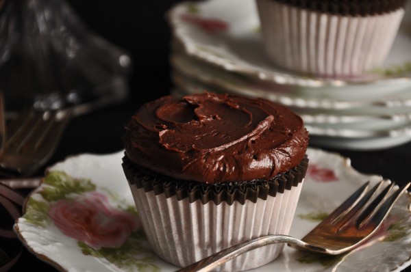 Cinnamon Scented Devil's Food Cupcakes Recipe