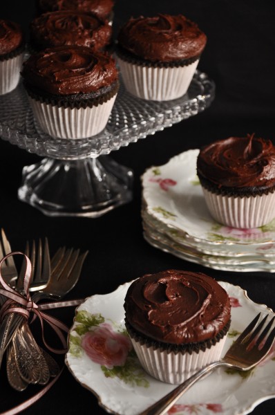 Cinnamon Scented Devil's Food Cupcakes Recipe