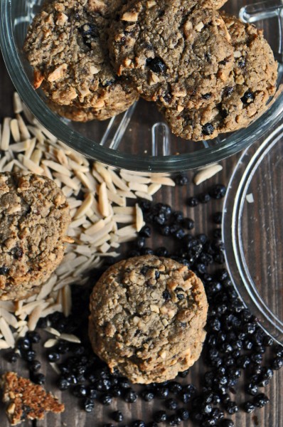 Blueberry, White Chocolate, and Almond Oatmeal Cookies Recipe