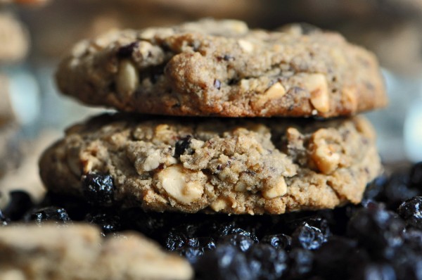 Blueberry, White Chocolate, and Almond Oatmeal Cookies Recipe