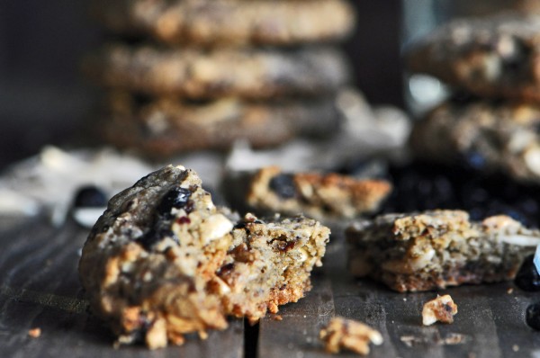 Blueberry, White Chocolate, and Almond Oatmeal Cookies Recipe