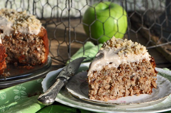 Flourless Apple Cake with Cinnamon Frosting Recipe