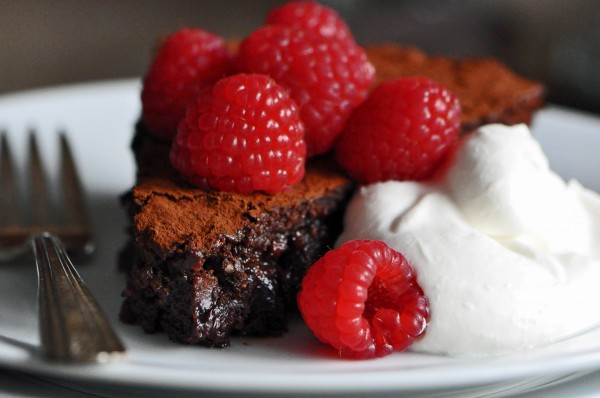 Chocolate Gooey Almond Cake Recipe