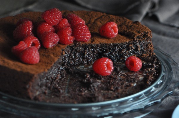 Chocolate Gooey Almond Cake Recipe