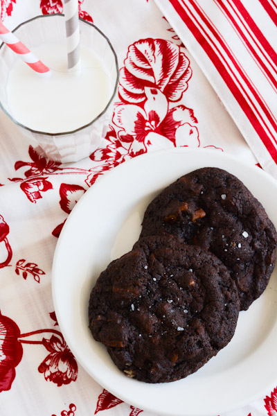 Chocolate Salted Caramel Turtle Cookies Recipe