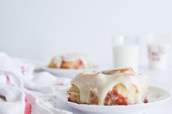 Roasted Strawberry Cream Cheese Rolls Recipe